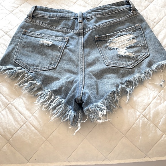 Super-Flattering Fashion Nova HR distress shorts - Picture 6 of 10